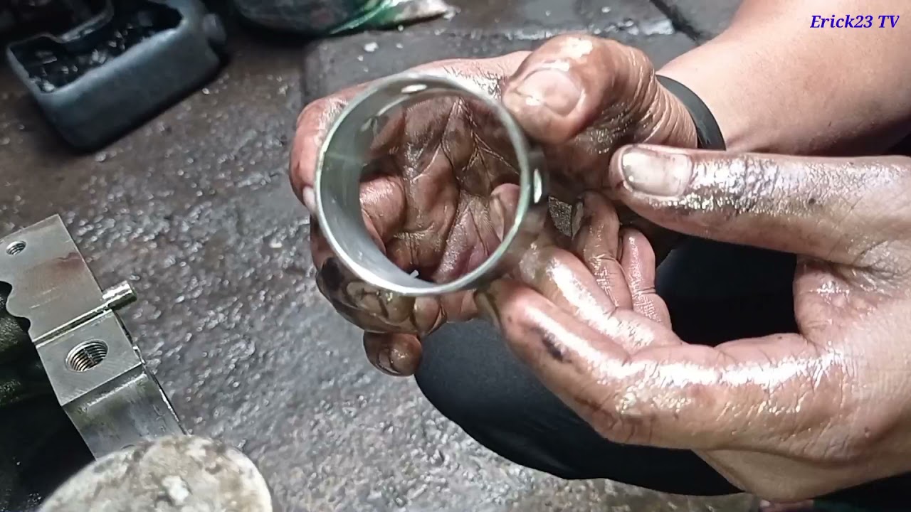 4JA1 cylinder block,install camshaft bushing and liner..