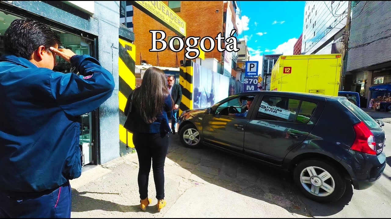 Bogot&aacute; - Walking around Chapinero - Near Zona G - Colombia