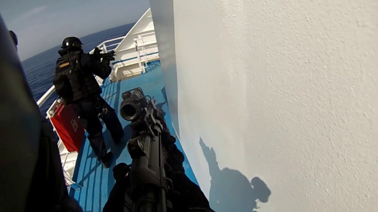 Carabinieri/Polizia  Esercitazione congiunta antiterrorismo GIS E NOCS