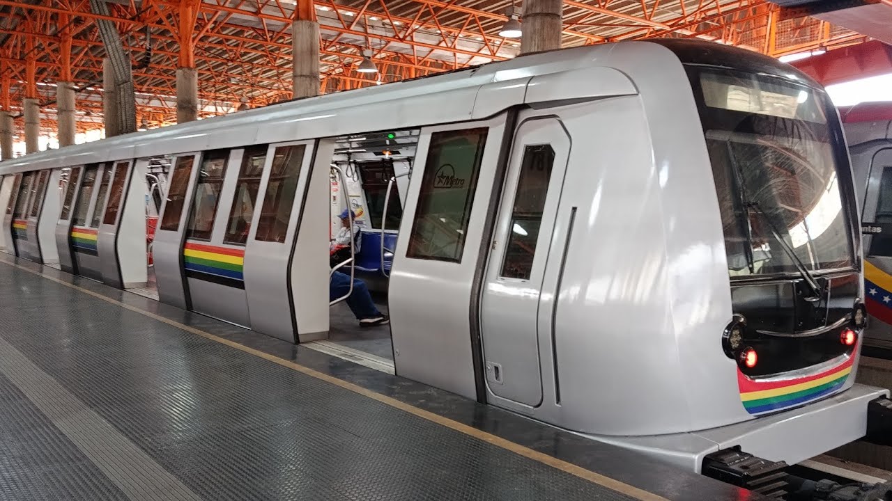 Tren Alstom Metrópolis serie 9 saliendo de la estación Las Adjuntas L2 🟢#viralvideo #video 