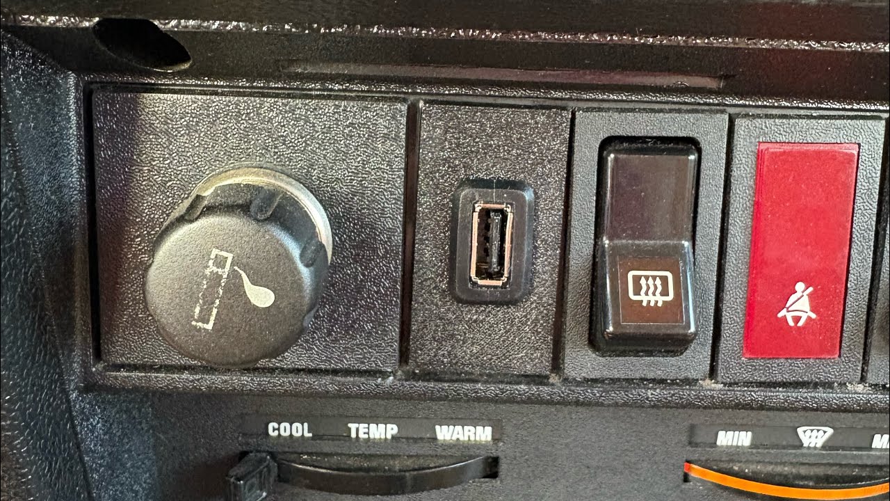 Installing a usb charger in my Volvo 240/245 wagon 