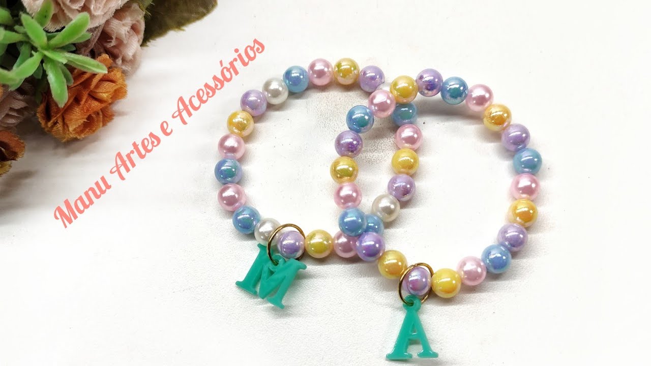 Pulseira infantil com letra inicial