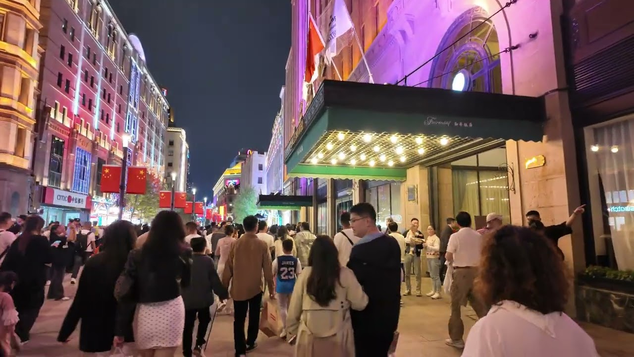 Shanghai: The Bund and Flair Rooftop Bar Restaurant, Ritz-Carlton