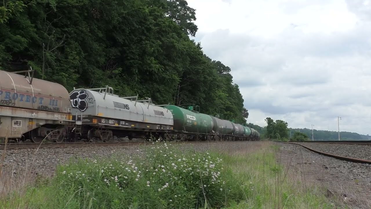SD40E and SD40-2 charge on NS C28 past Emsworth, PA