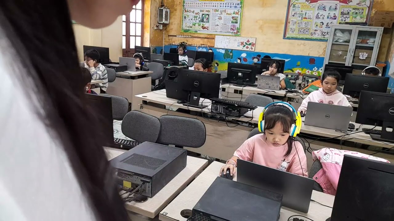 IOE khối 3 trường tiểu học Chí Minh 1