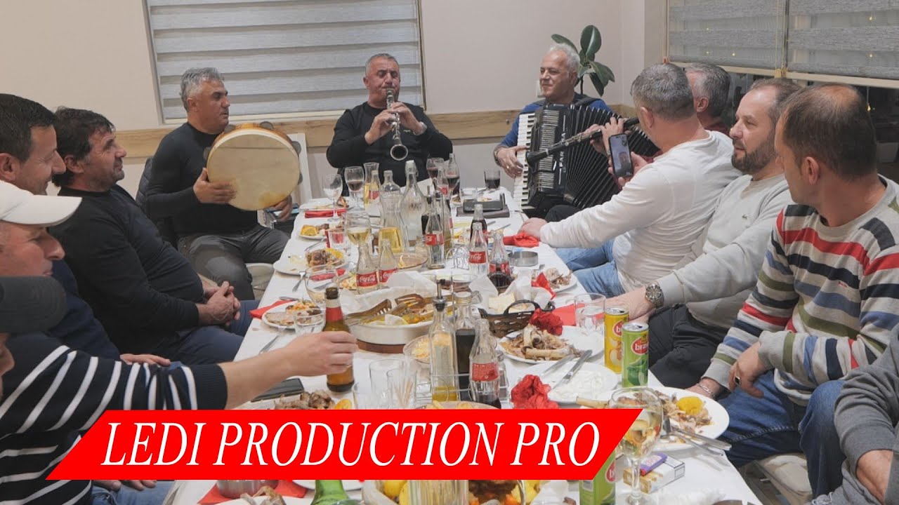 Vëllezërit Janca,Destan Myftari & Ndriçim Musai - Kolazh apo zura një bilbil   Mbrëmje festive 2026