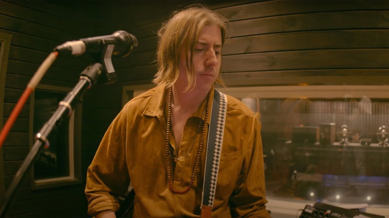 A Thousand Horses - 'Drift Away' (Deluxe Album Version)