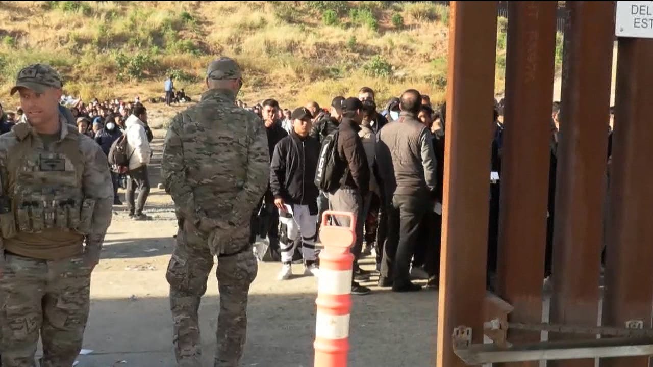 Tens of thousands surge U.S.-Mexico border ahead of Title 42