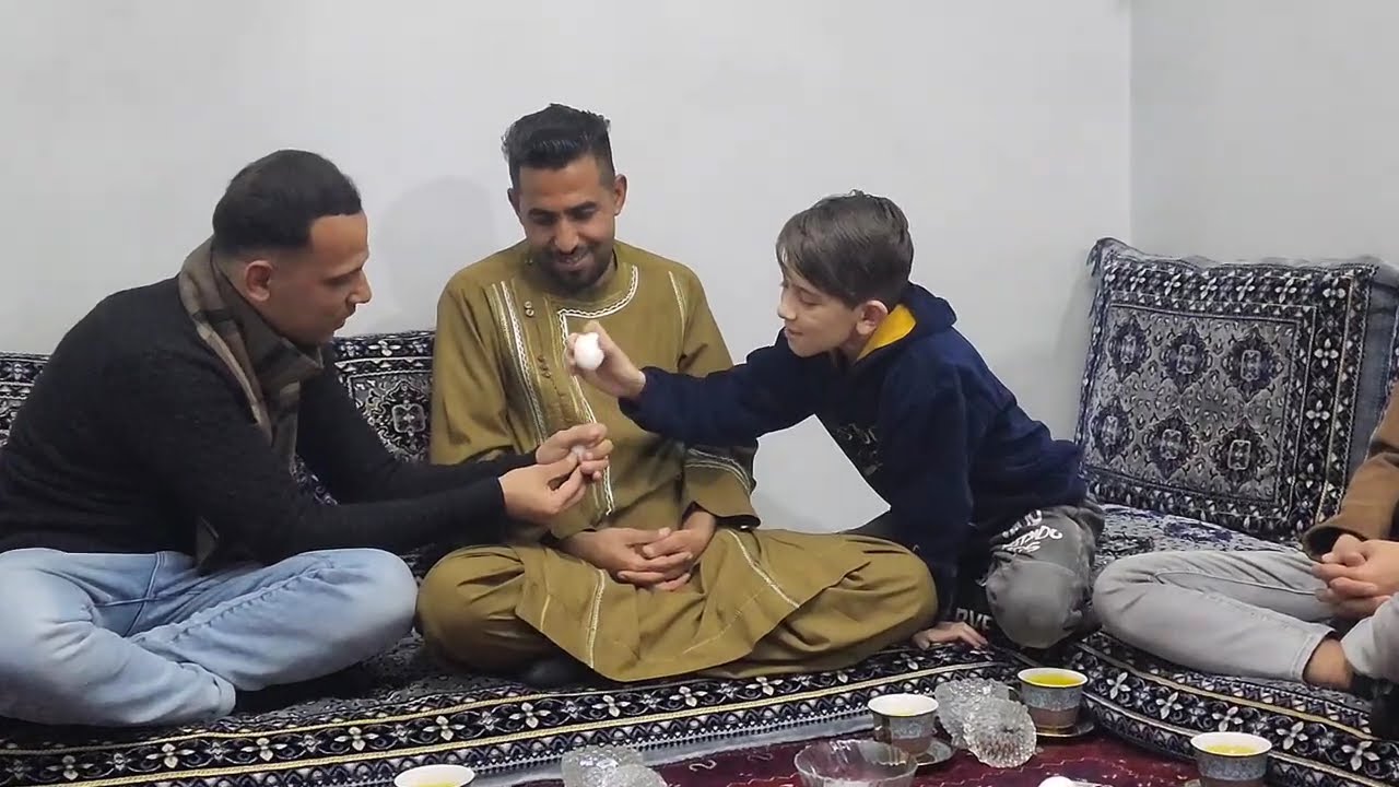 معرفی تک تک از اعضای چینل ما ، دوستا بیننده باشین بازی های جالب هم داریم