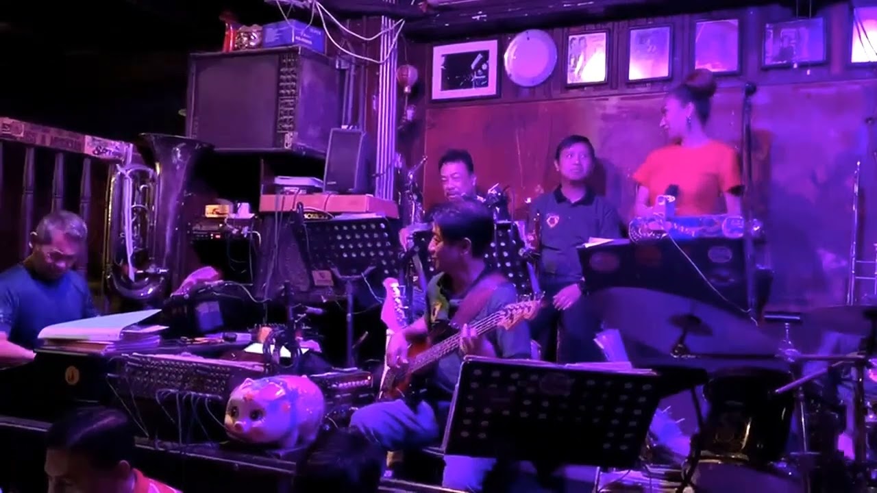 Route 66 - Perlie (Vocal) A Jam Session at Ned Kelly's, Hong Kong.