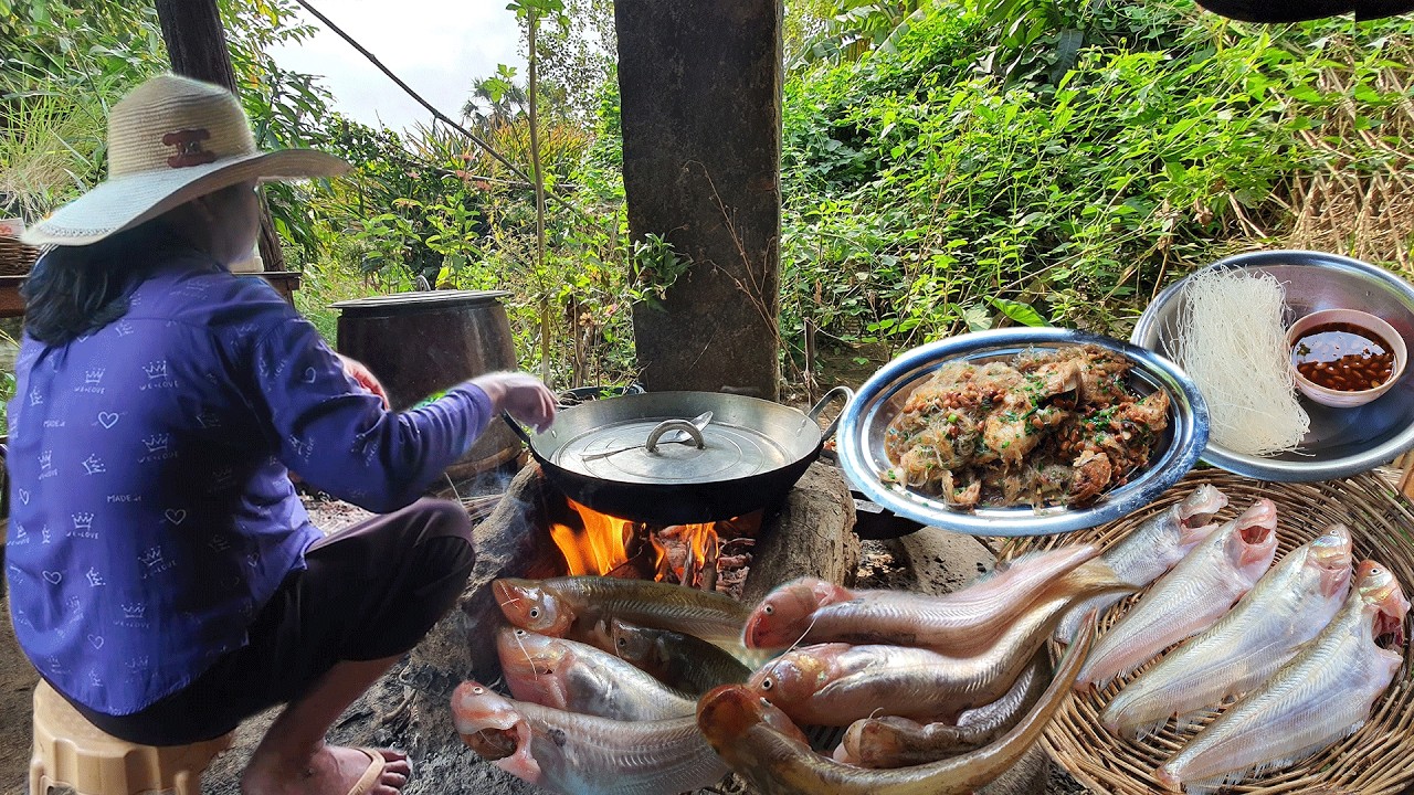 Village Kitchen Life | Fresh Fish Cooking in Traditional Country Style