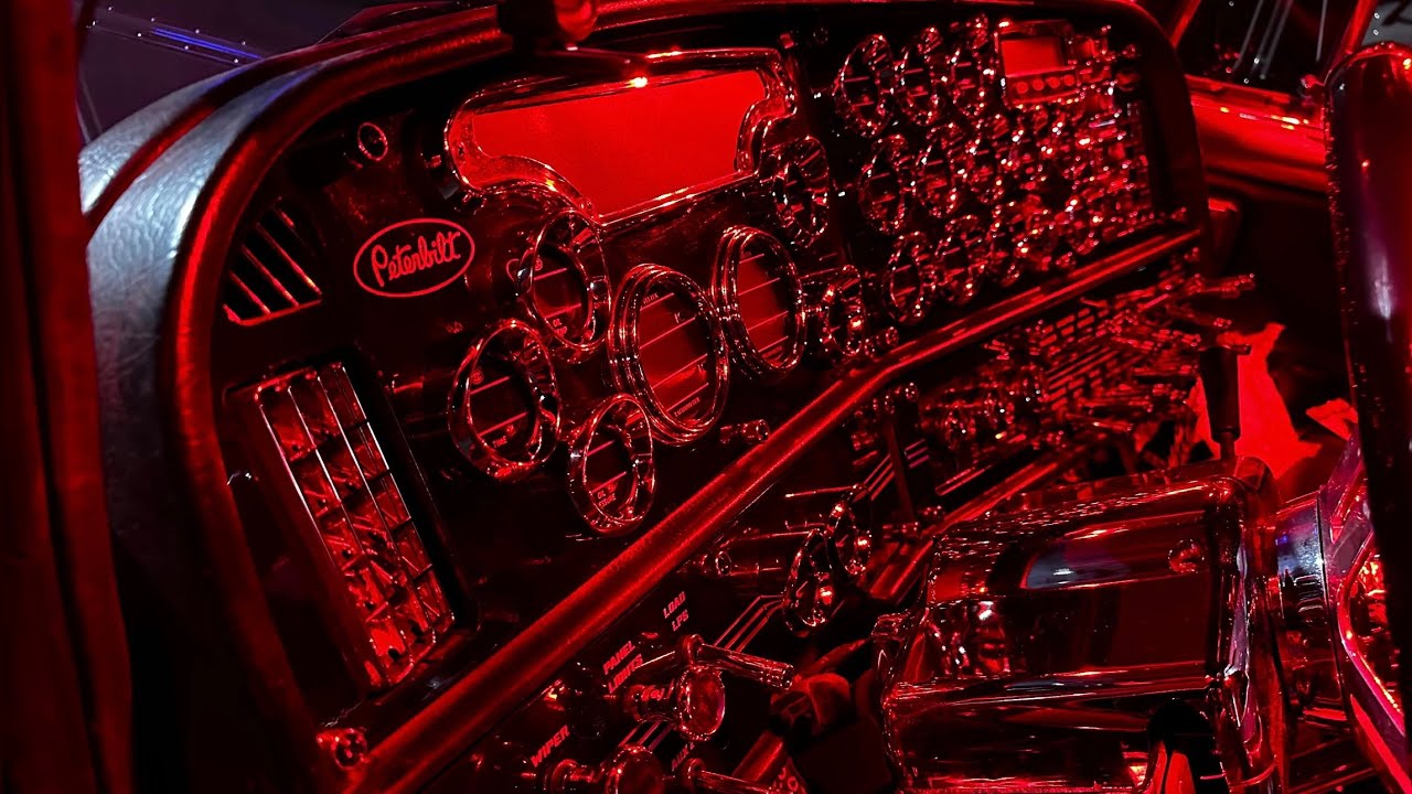 Tour Of A 2003 Peterbilt 379 Dash With All Tel Tek Gauges|Night Edition|Nothing Beats A 379 Dash|