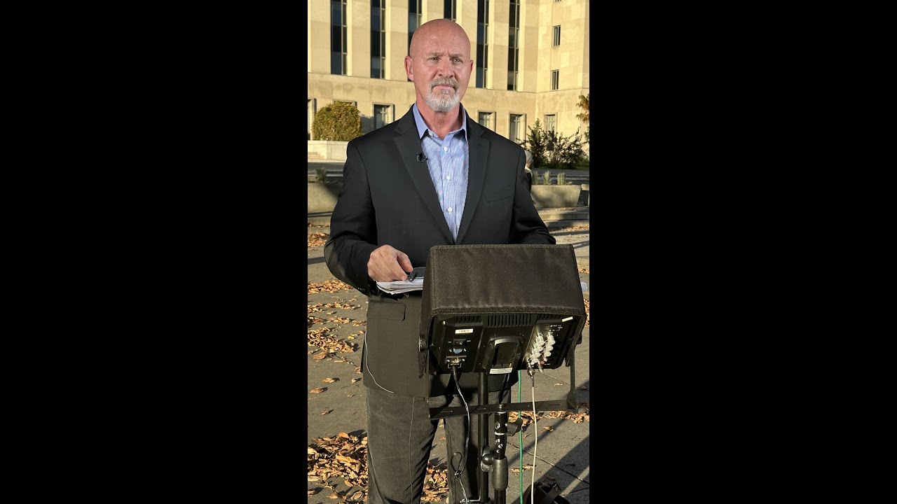 DA Fani Willis seeks to kick lawyer off fake electors cases; moves forward in Georgia Trump probe