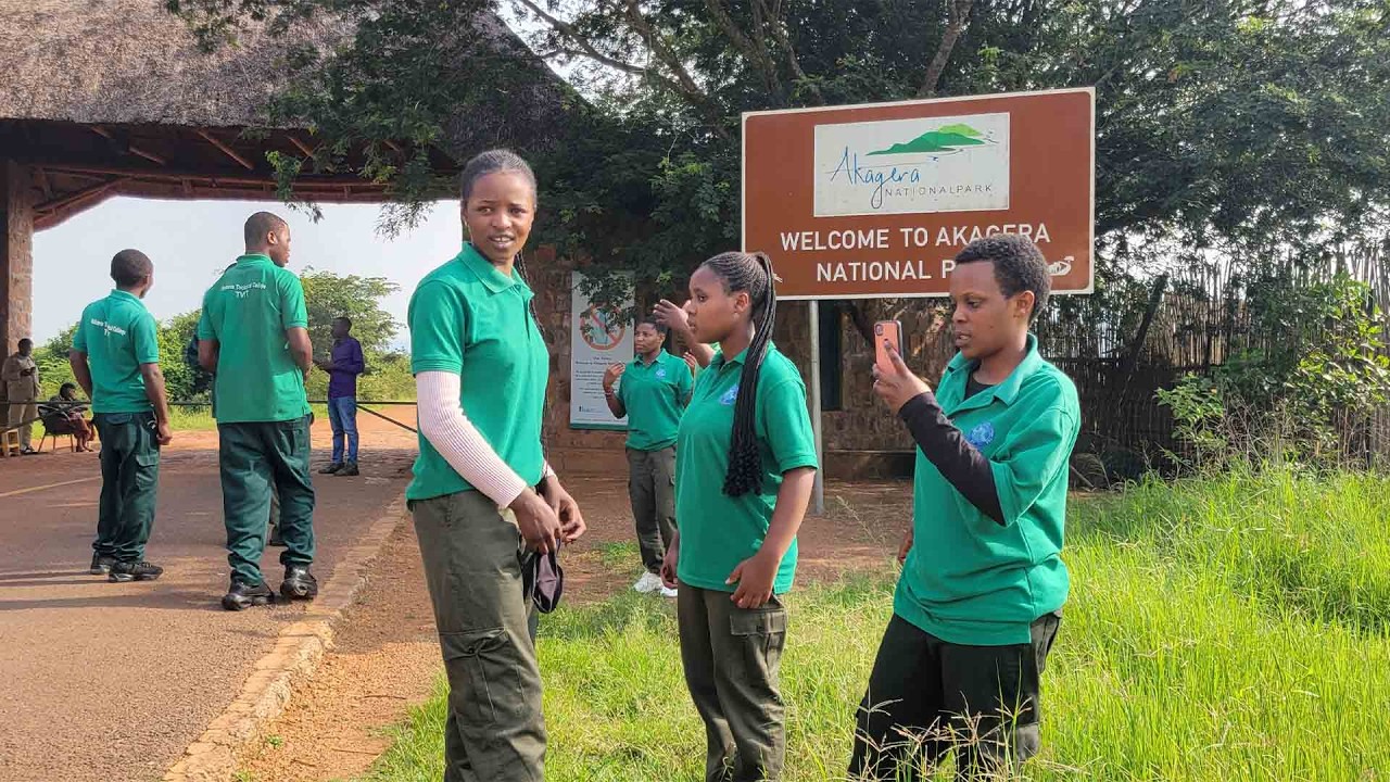 Urugendoshuri muri Parike y'Igihugu y'Akagera - L 5 Tourism