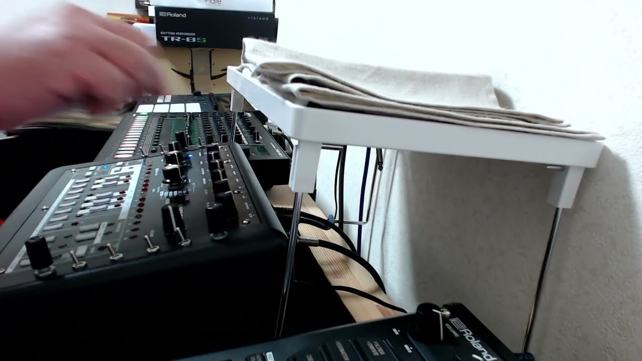 Roland TR8S,X0XB0X & Maschine Acid Techno