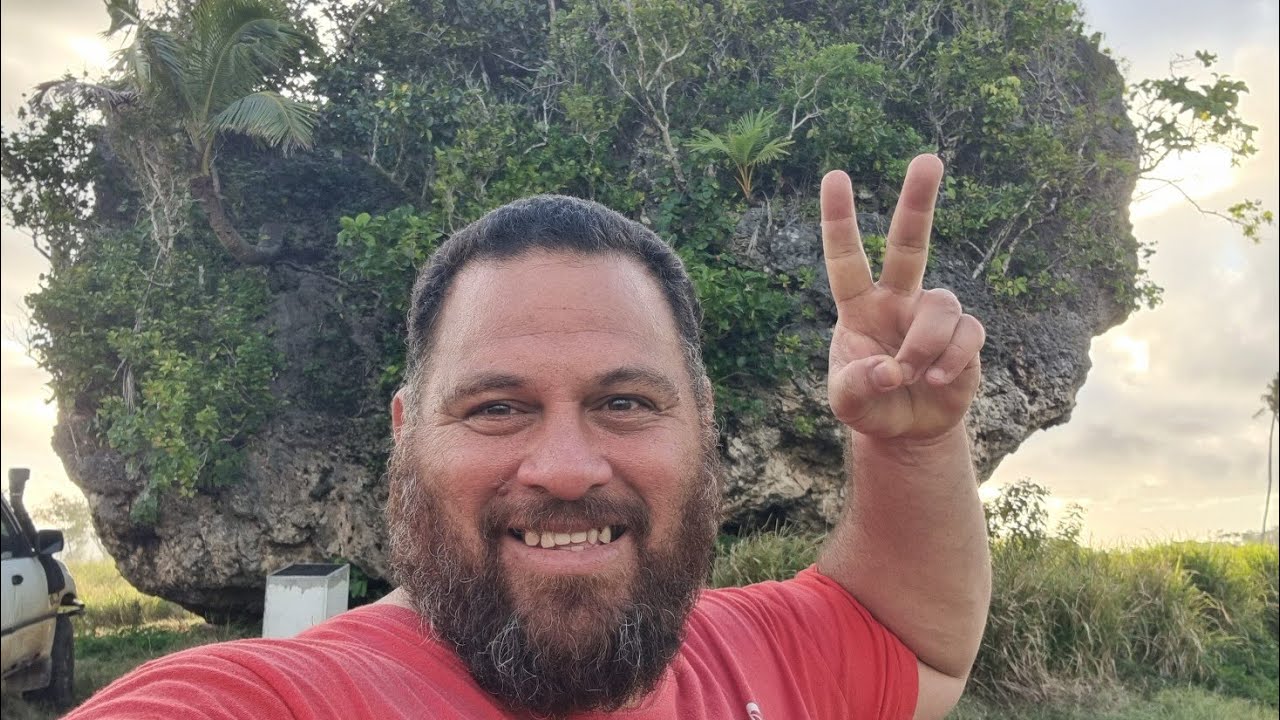 Drive through Hihifo and finding tsunami rock in Tonga 🇹🇴 