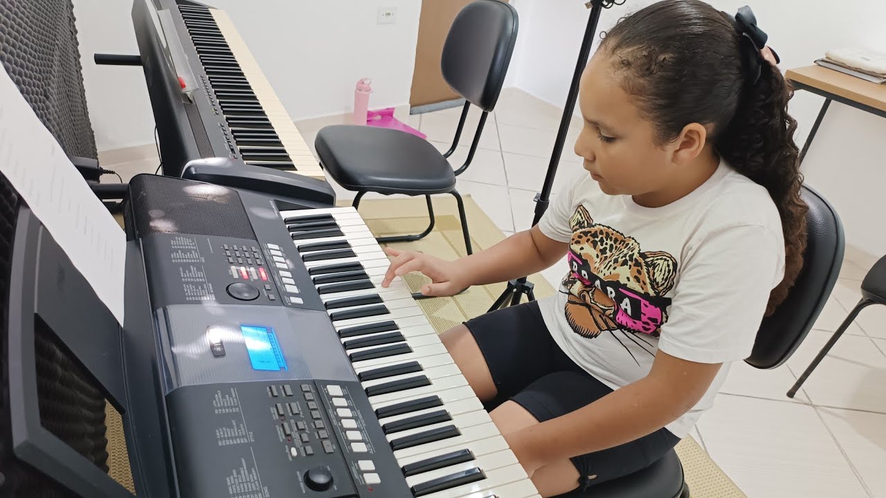Aula de Teclado 🎹 - Pietra Sophia 9 anos - 1°Aula