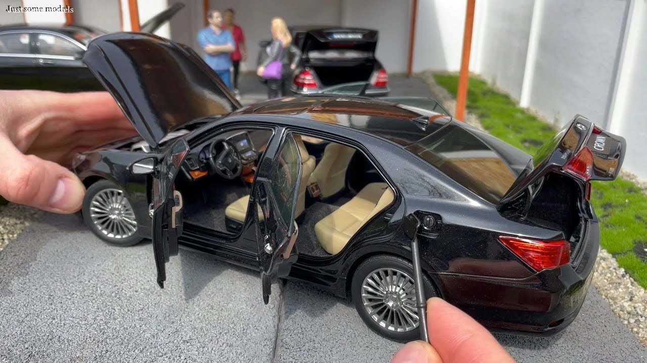 1:18 Toyota Crown V6 (S210) 2015 - Paudi [Unboxing]