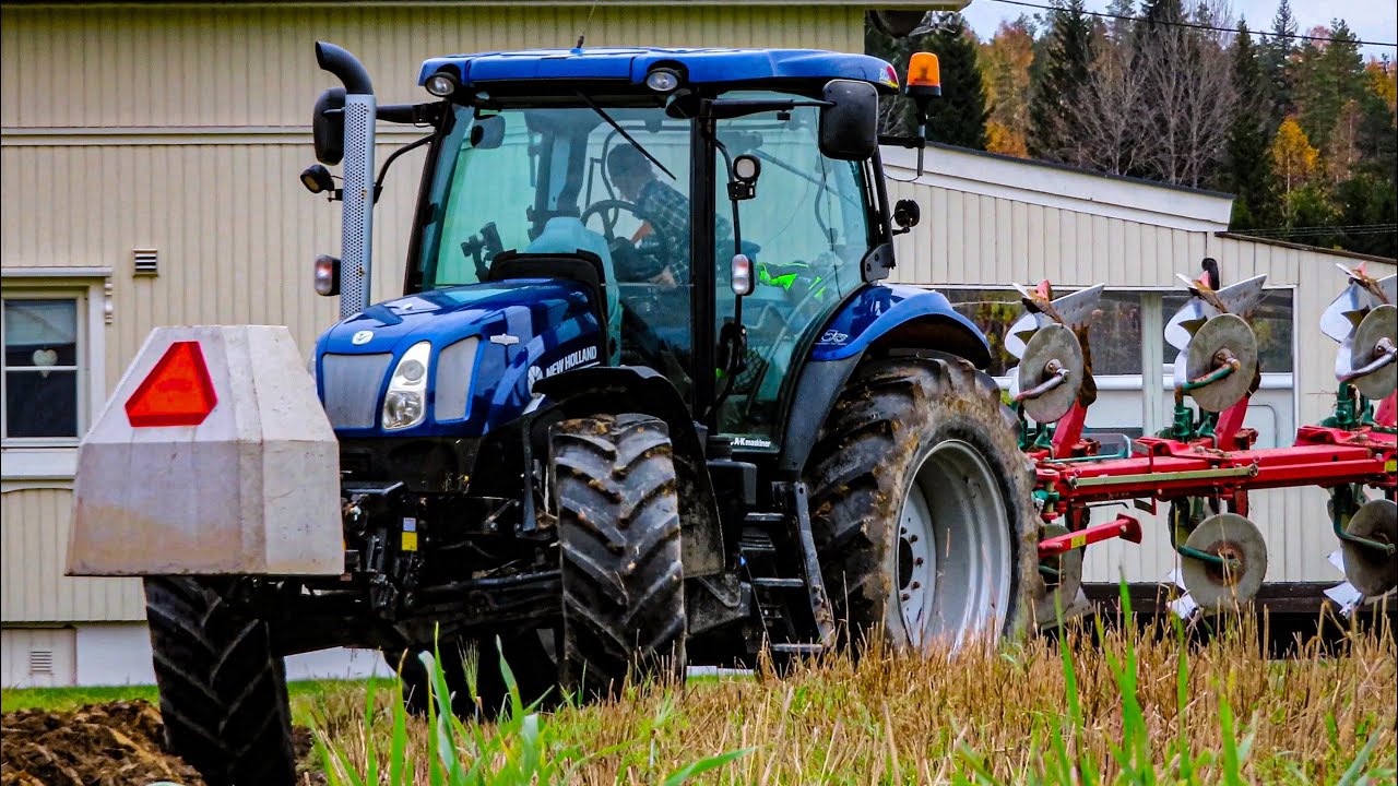 New Holland T6 160 ploughing