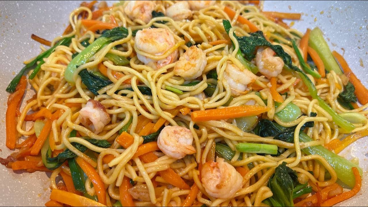 Stir fried noodles with shrimp | Eakly SOK [ របៀបឆាមីបង្កា ]