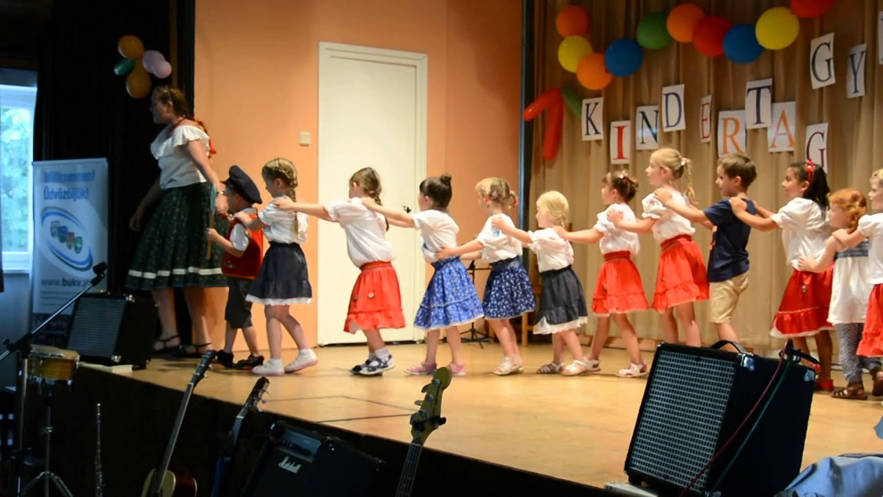 Ungarische Kinderstunde - Gyermeknap - Kindertag - Megy a gőzös Kanizsára