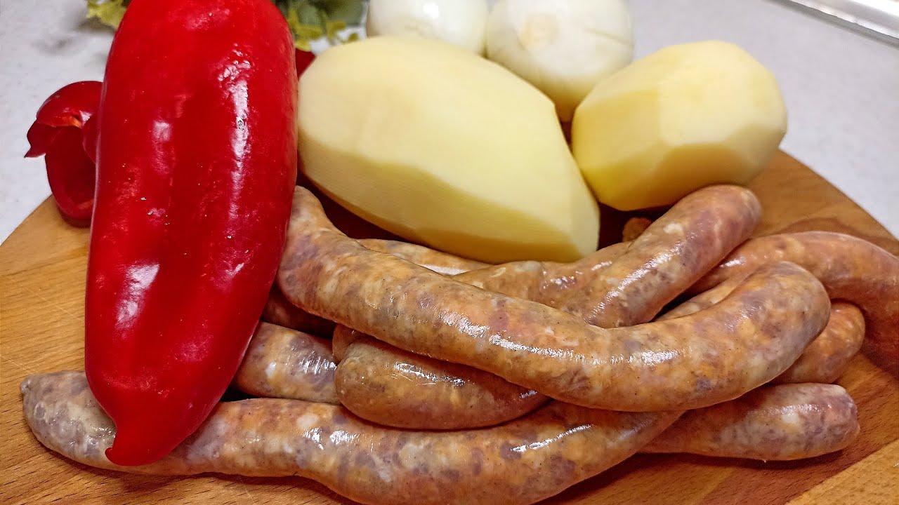 Svi će tražiti porciju više! Savršeno ukusan složenac sa kobasicama i krompirom