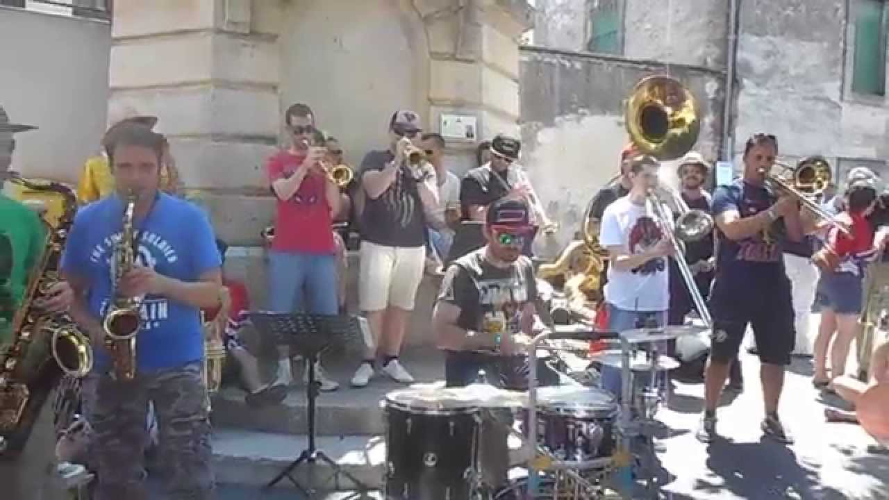 Brass Délirium , Cover Bruno Mars Locked out of heaven, Fanfare
