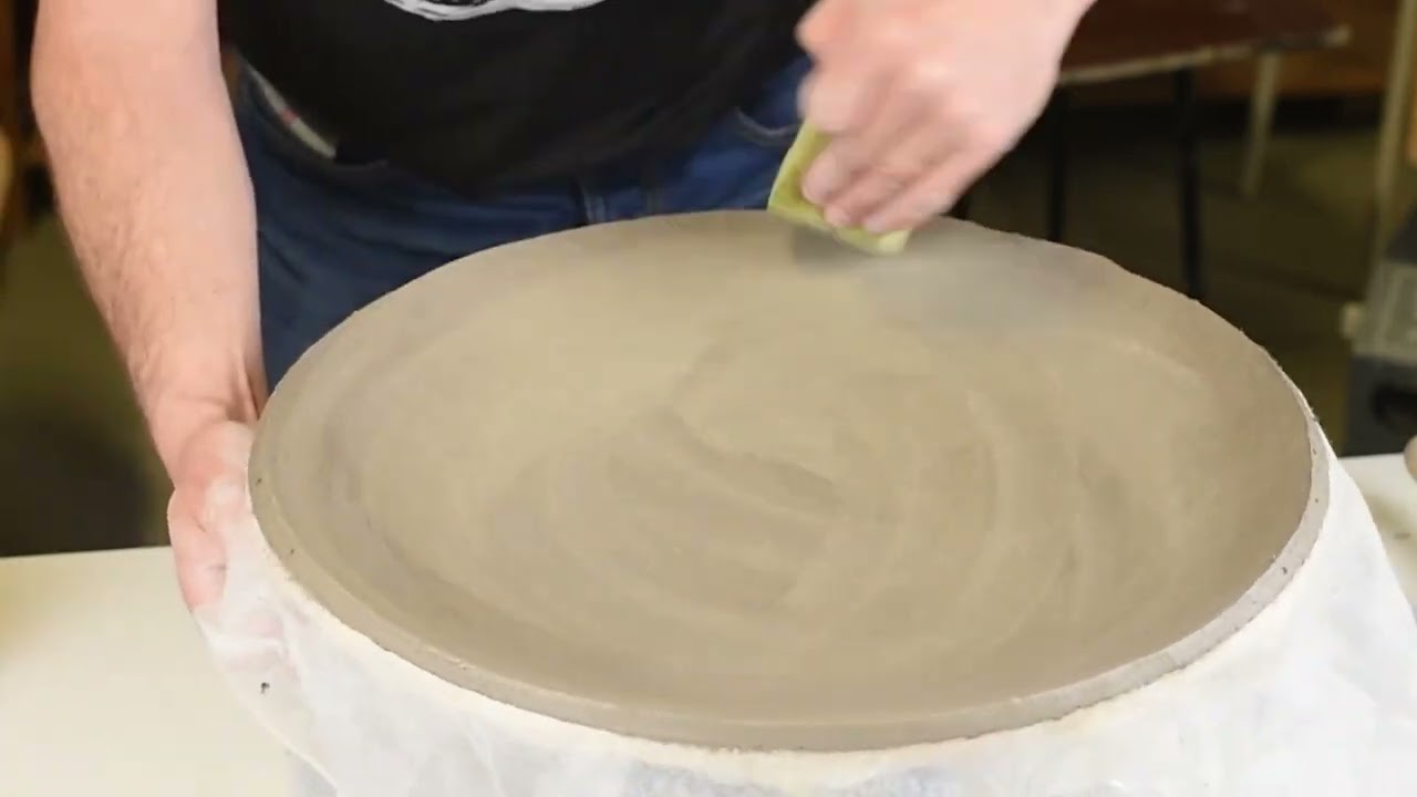DIY Plate in clay. The easy way with great results! #servingplate