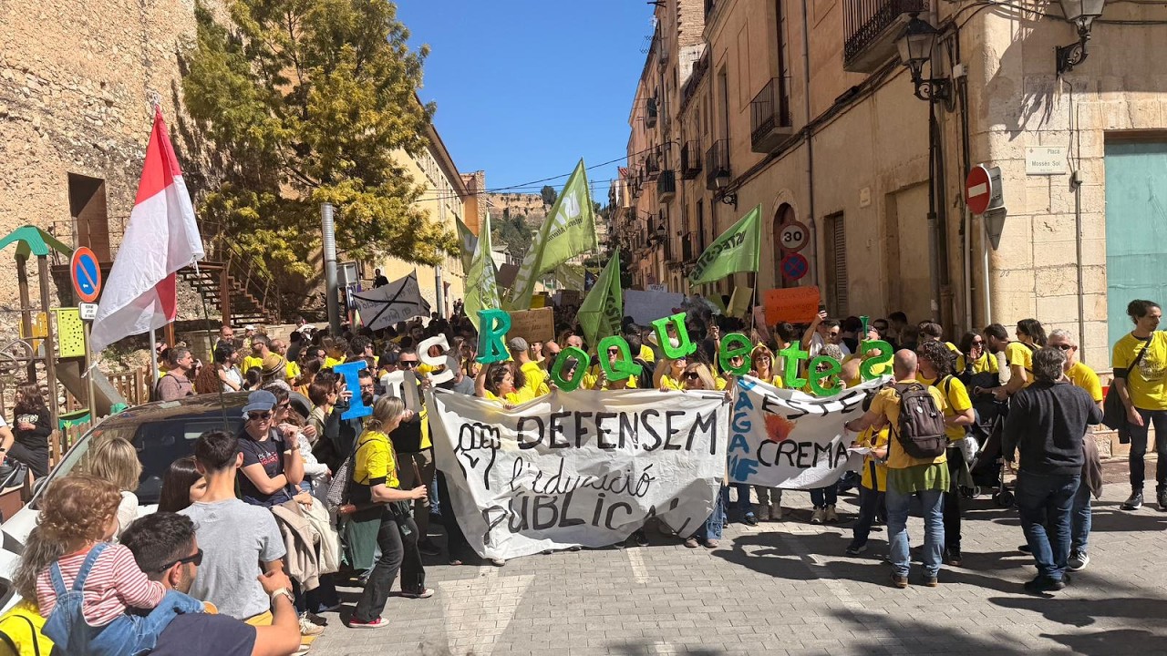 Més d'un miler de docents denuncien a Tortosa que l'acord del Departament és una 