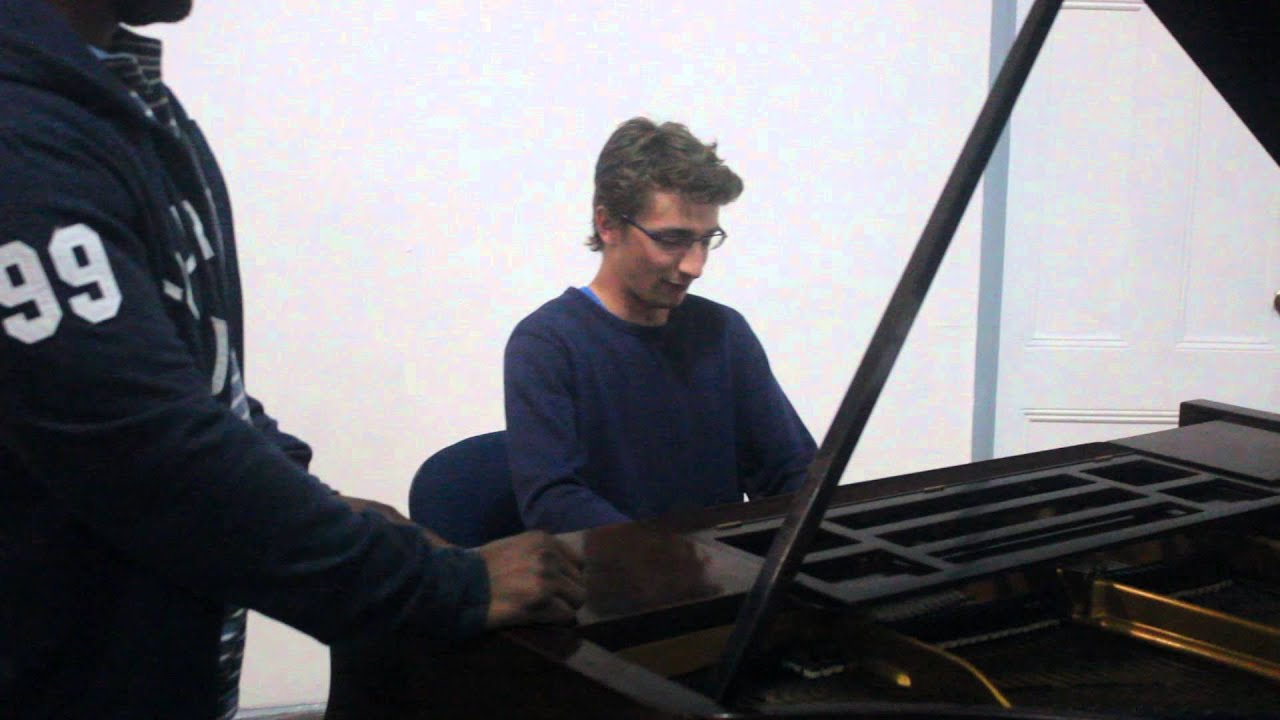 Oscar Williams Workshop in Valpara&iacute;so, Chile - Benjamin playing piano for Oscar