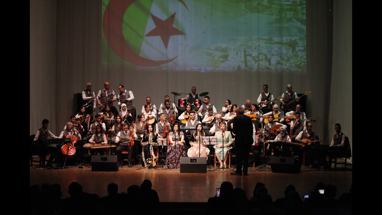 ASSOCIATION CULTURELLE EL FEN WA NACHAT DE MOSTAGANEM AU THEATRE REGIONAL DE LA VILLE DE MOSTAGANEM