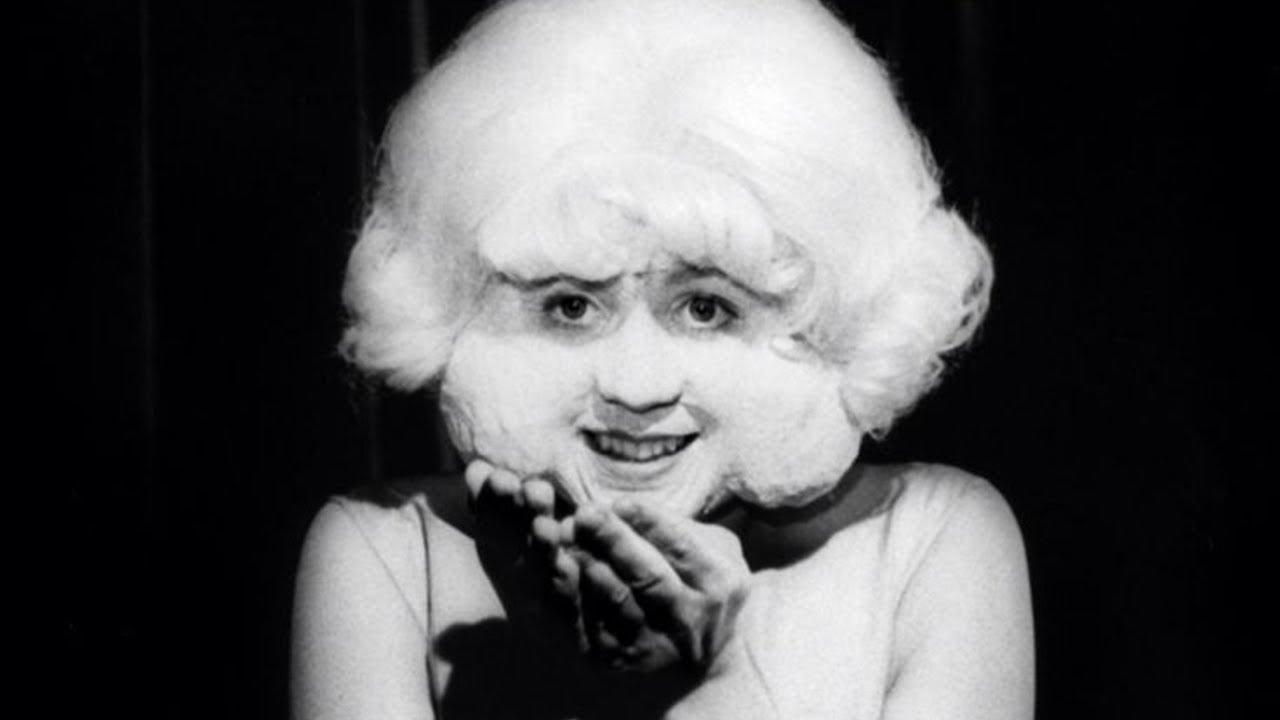 Creepypastas de fondo mientras me das un grrr, un que? Un grrr
