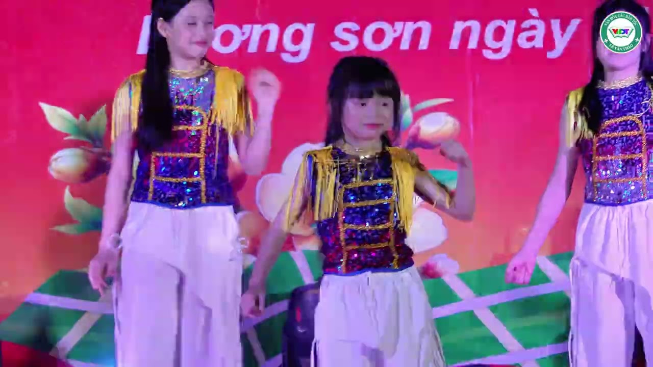 Dân vũ: Con bướm xuân