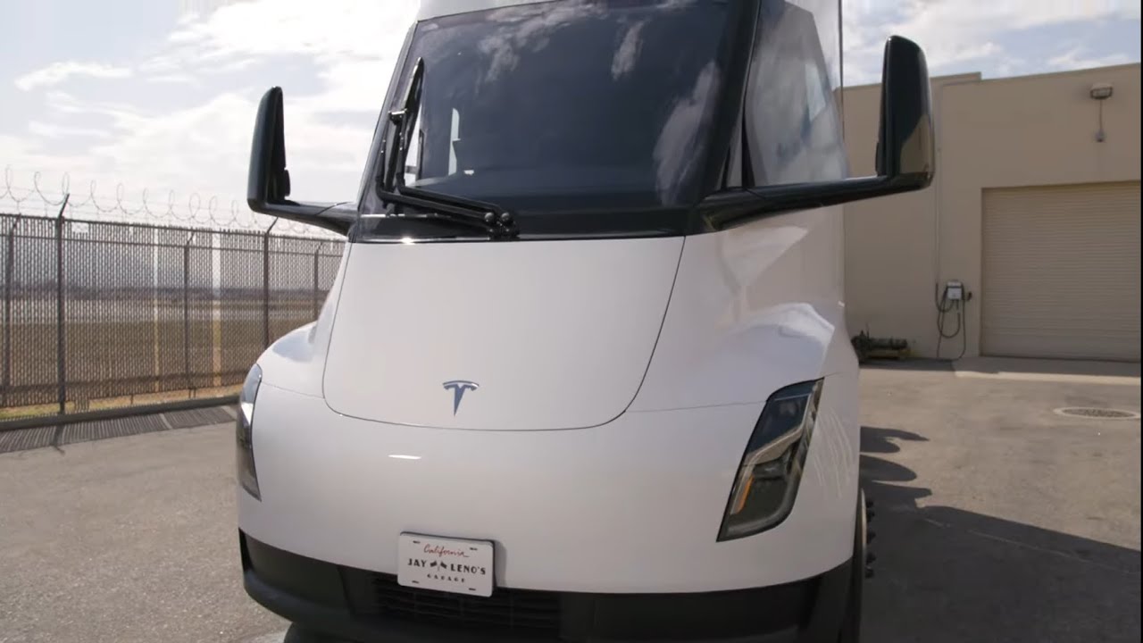 TESLA SEMI LATEST | JAY LENO HAULS TESLA SEMI #teslasemitruck #teslasemi #jaylenosgarage #jayleno