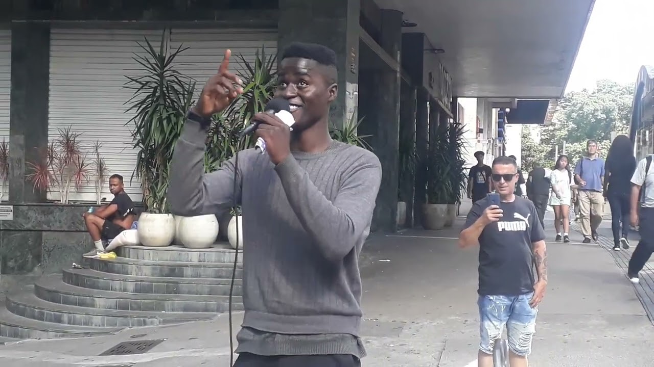 OLHA O JOVEM LEANDRO SILVA LOUVANDO🎤COM MUITA FÉ NA PAULISTA