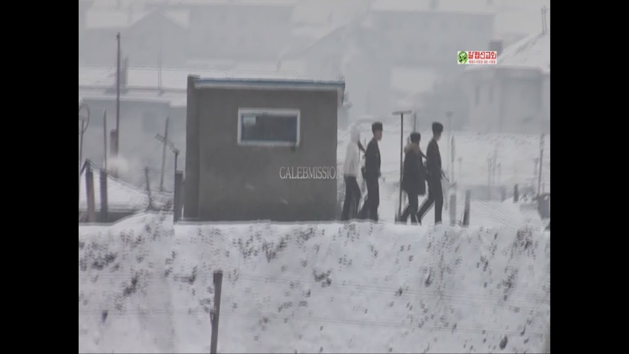(북한실제영상) 북 -중 국경 무산에서 혜산까지/Snowing North Korea