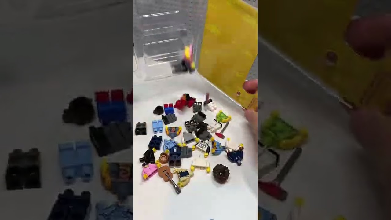 Building LEGO Minifigures at the LEGO Store!