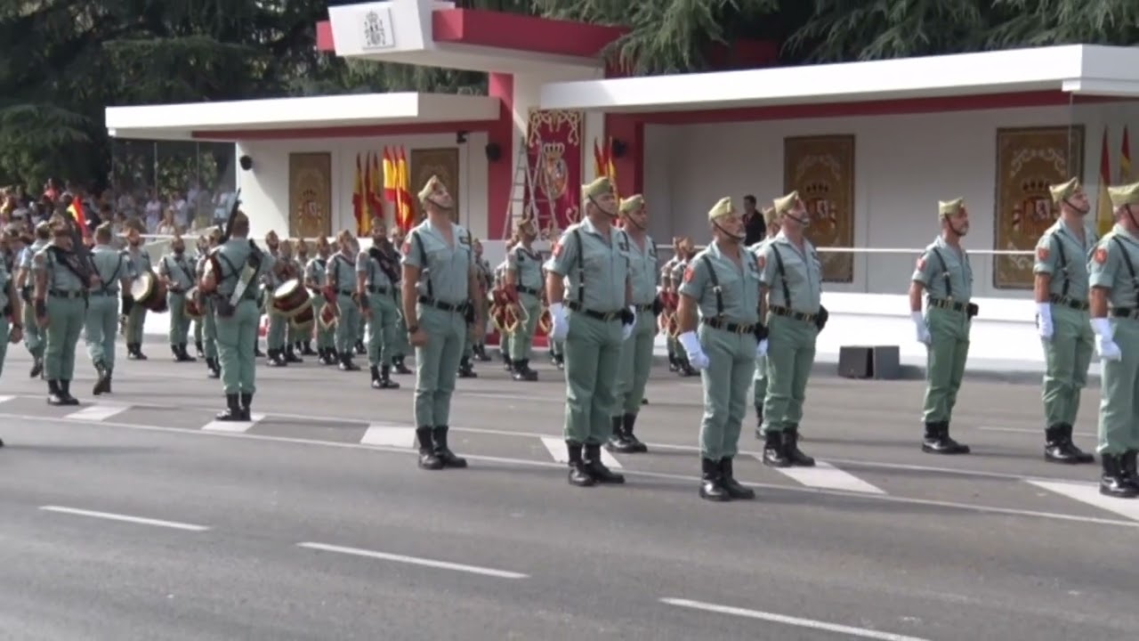 ESPECTACULAR Concierto y Arriado de Bandera con LA LEGIÓN y REGULARES el DÍA DE LA FIESTA NACIONAL
