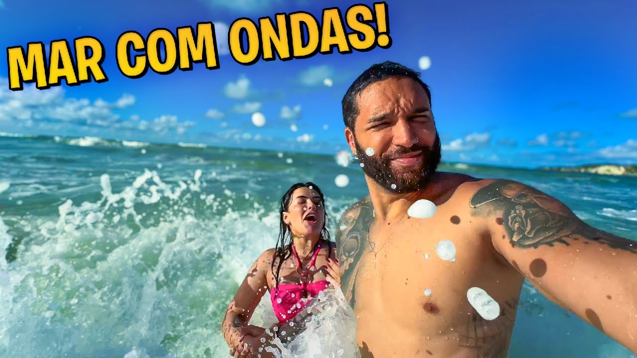 FIZ A BRUNA ENTRAR NESSE MAR CHEIO DE ONDAS COMIGO 😂 FOI SÓ LAPADA...