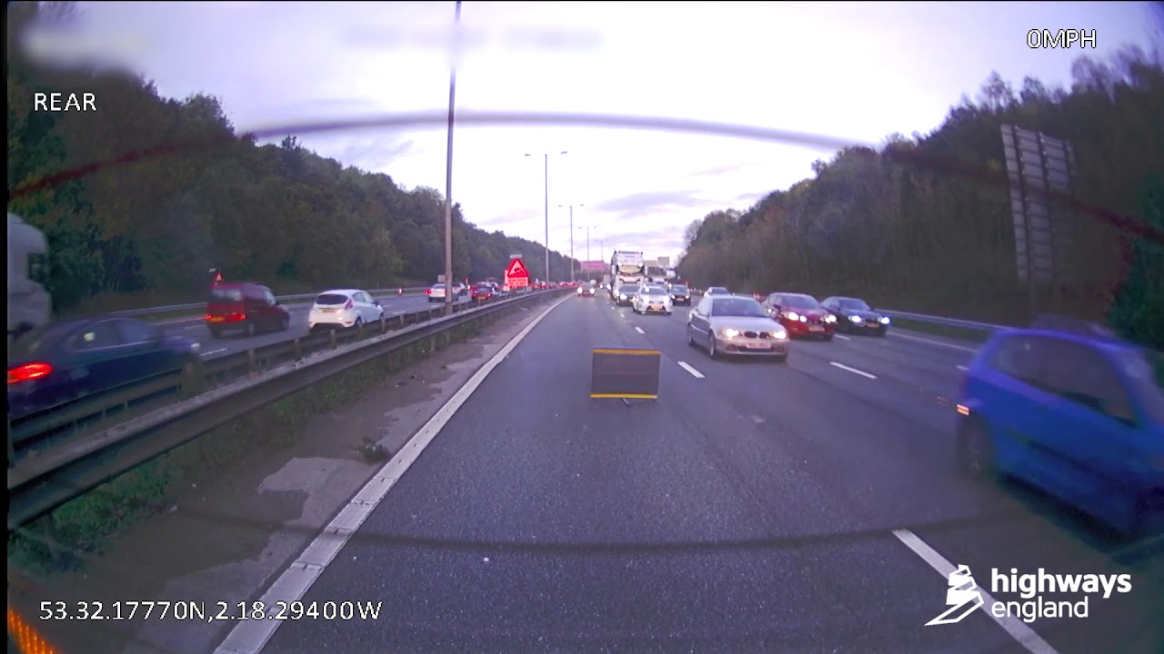 Driver risks lorry collision after ignoring Red X