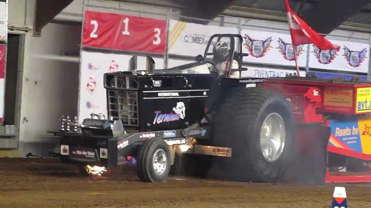 Indoor tractorpulling Zwolle 2012 Terminator engine crash Superstock klasse