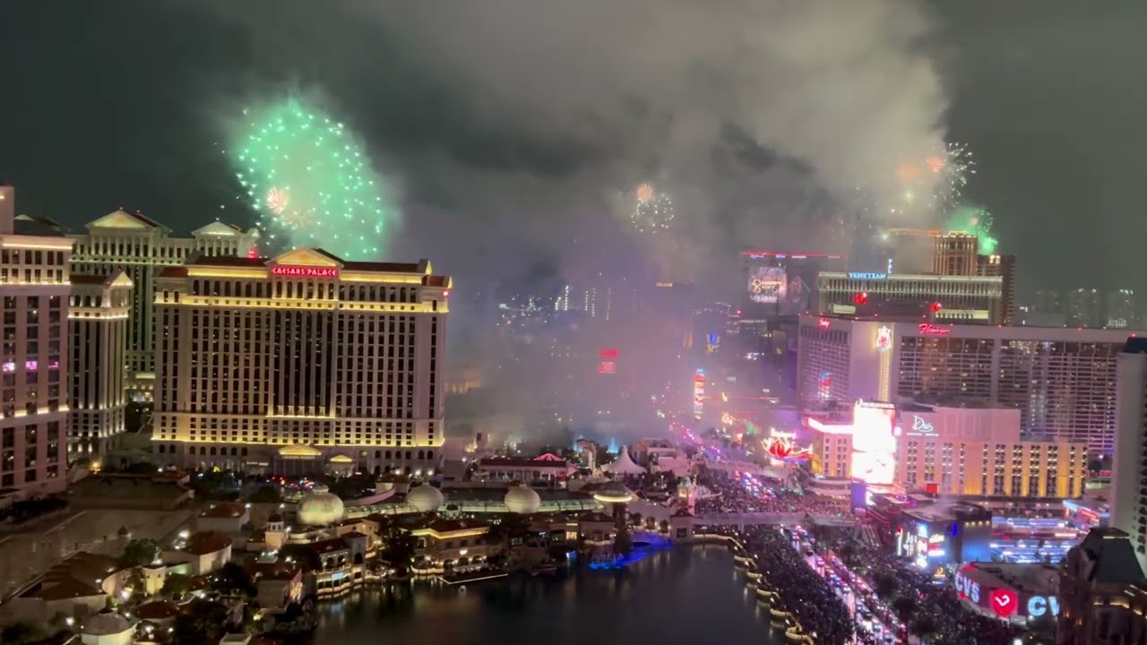 NYE 25-26 LAS VEGAS FIREWORKS FROM COSMO BALCONY