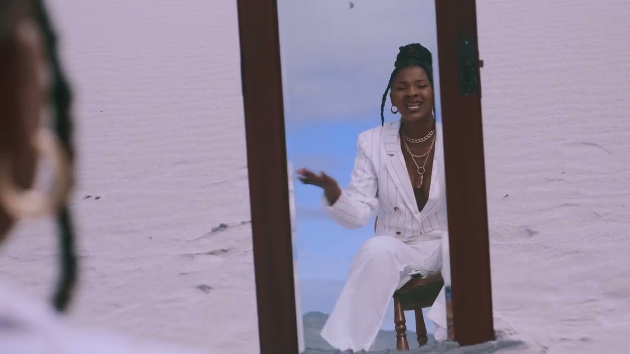 Lizzy Lane ft Zee Bee - Ungubani (Official Music Video)