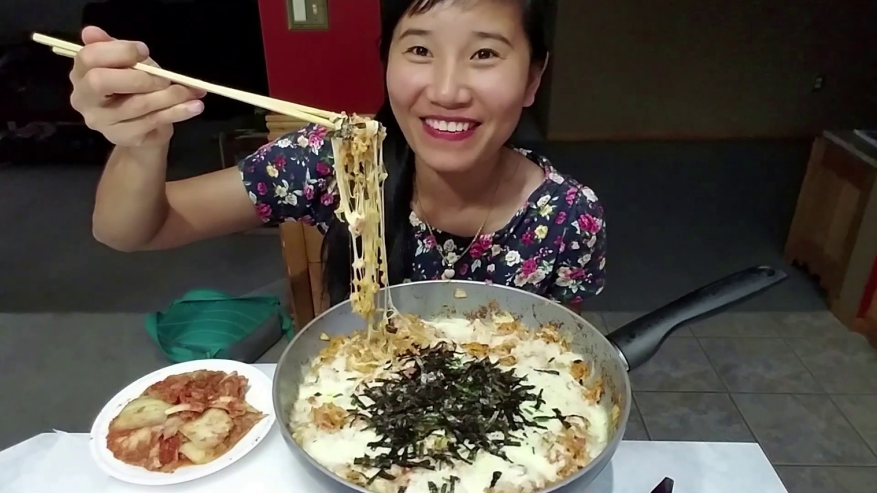 ĂN MỘT CHẢO CƠM CHIÊN KIM CHI PHÔ MAI BÉO NGẬY NGON HẾT SẨY