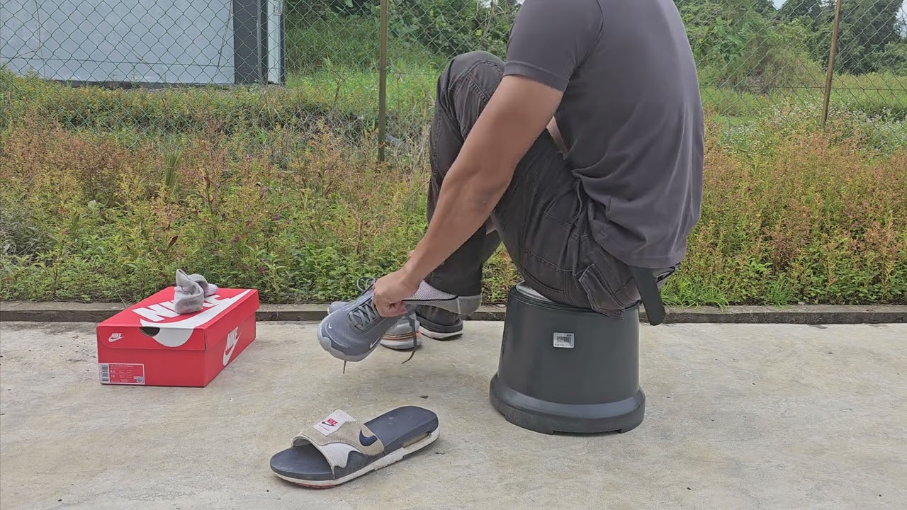 Unboxing Nike Air Zoom Upturn SC Smoke Grey