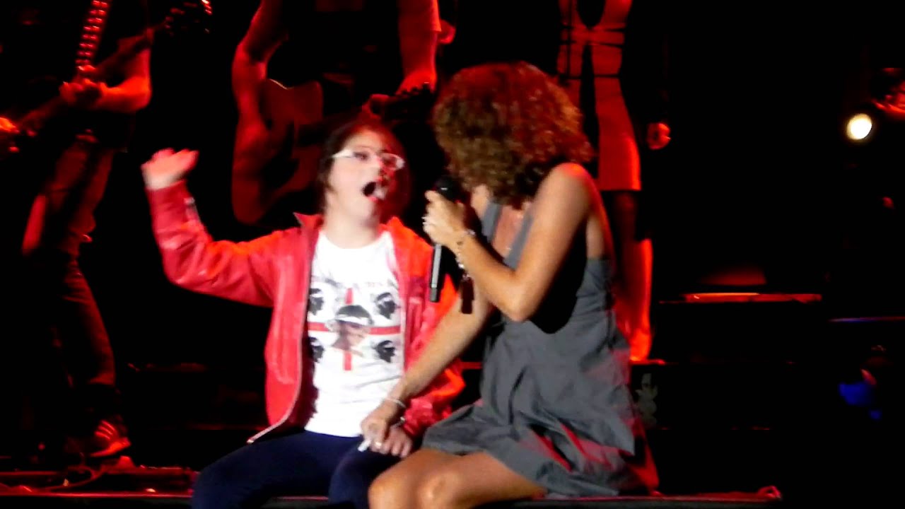 Alessandra Amoroso & Alessia - IMMOBILE + LA MIA STORIA CON TE- Cagliari 23-07-11