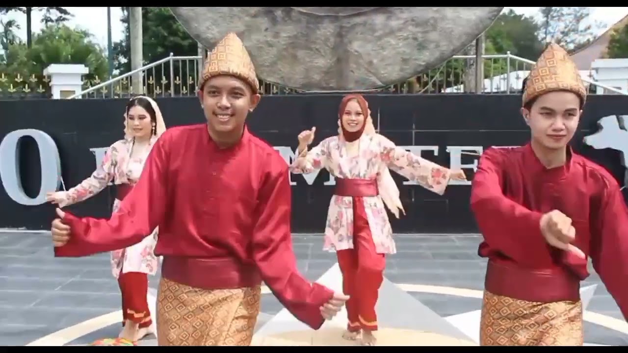 Tari Nganggung “ Dulang “ Karya Mahasiswa STIKES Citra Delima Bangka Belitung dari UKM Seni Tari