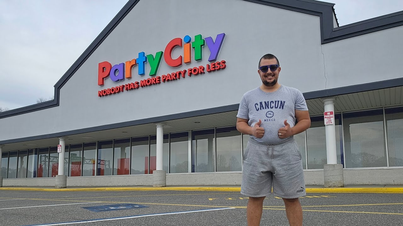 Abandoned Party City: Patchogue, NY