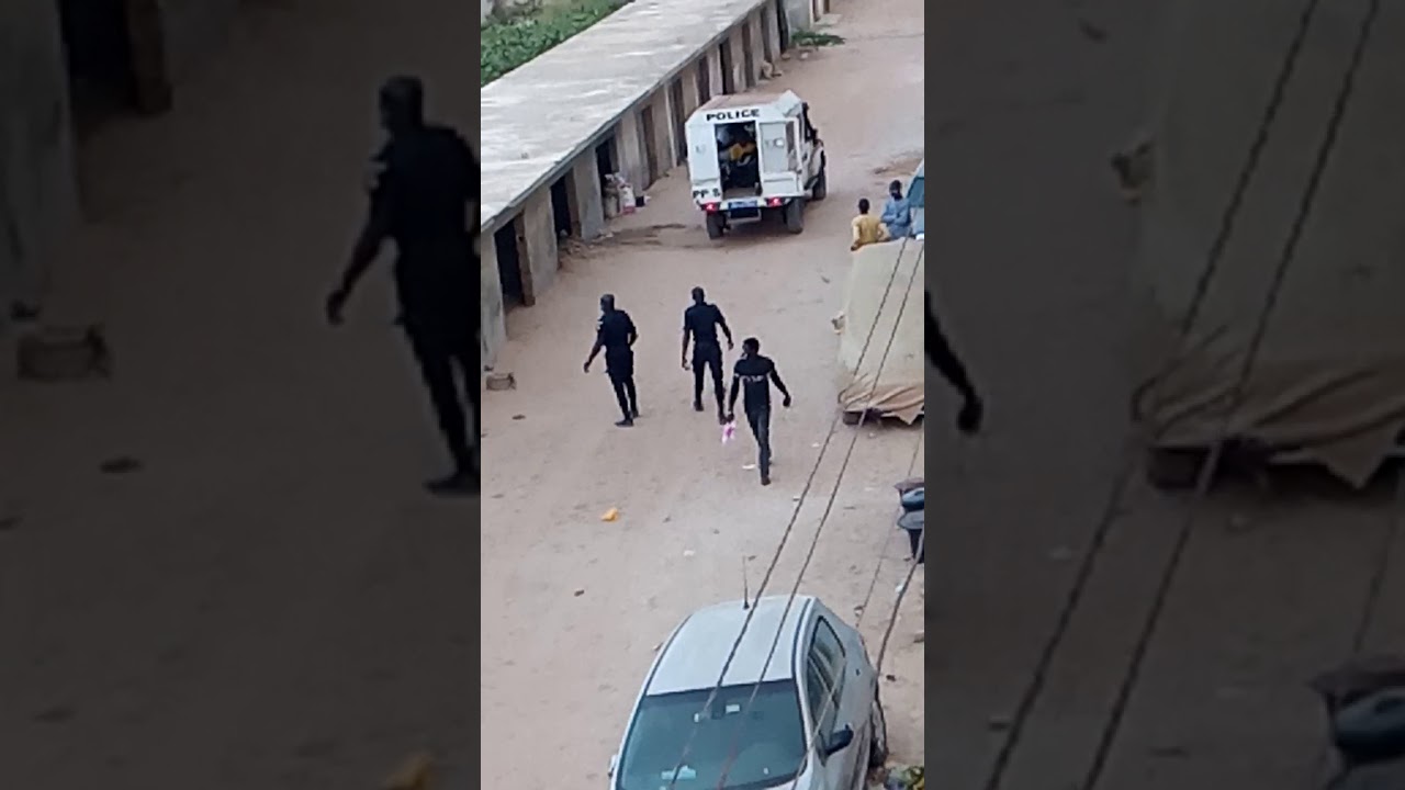 URGENT:SICAP MBAO: 😂😂 LA POLICE DISPERSE LES JOUEURS ET INTERROMP LE MATCH