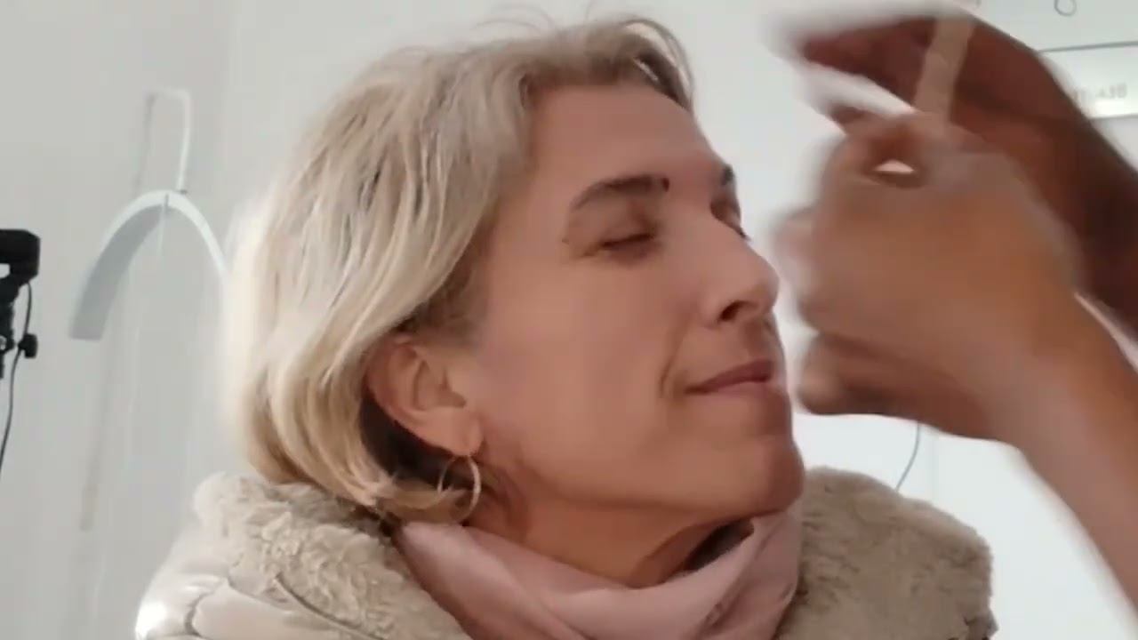 ÉPILATION SOURCILS AVEC BANDE